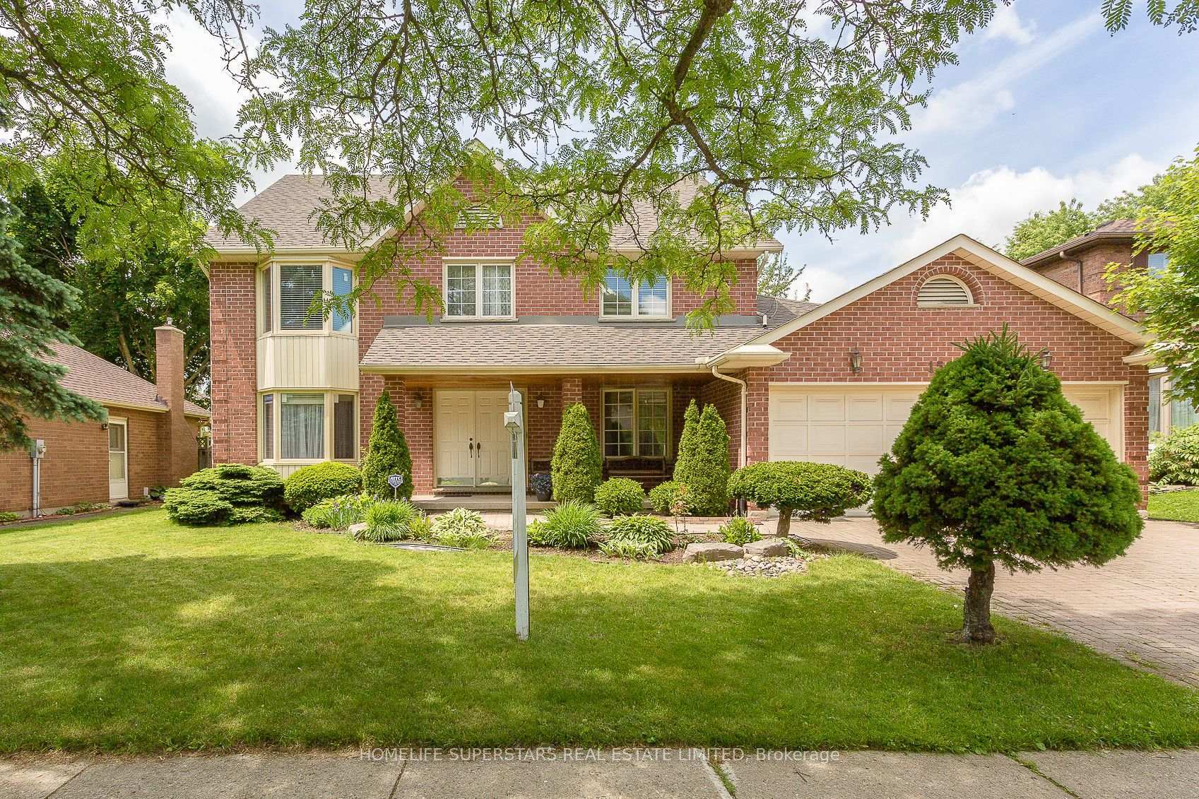 Property Photo: 1565 Hastings Drive ON N5X 3C5