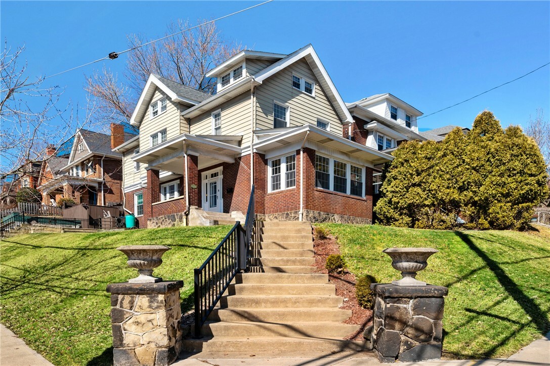 Property Photo:  2842 Shady Avenue  PA 15217 