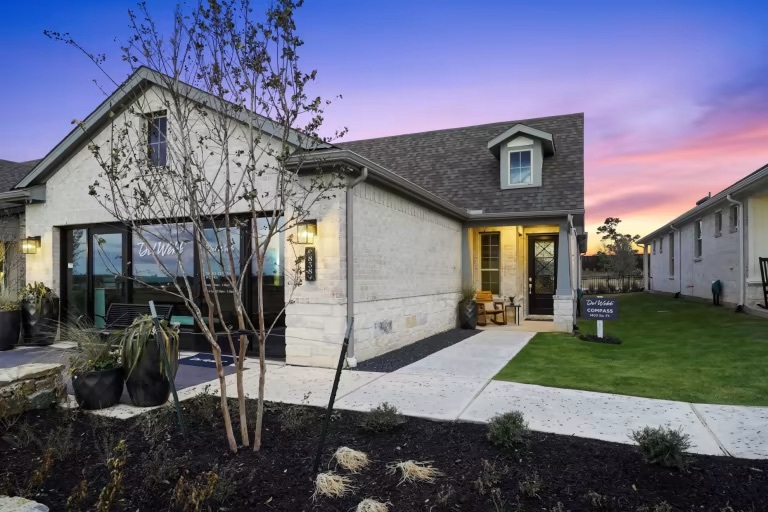 Property Photo: 121 Crossbar Street TX 78633