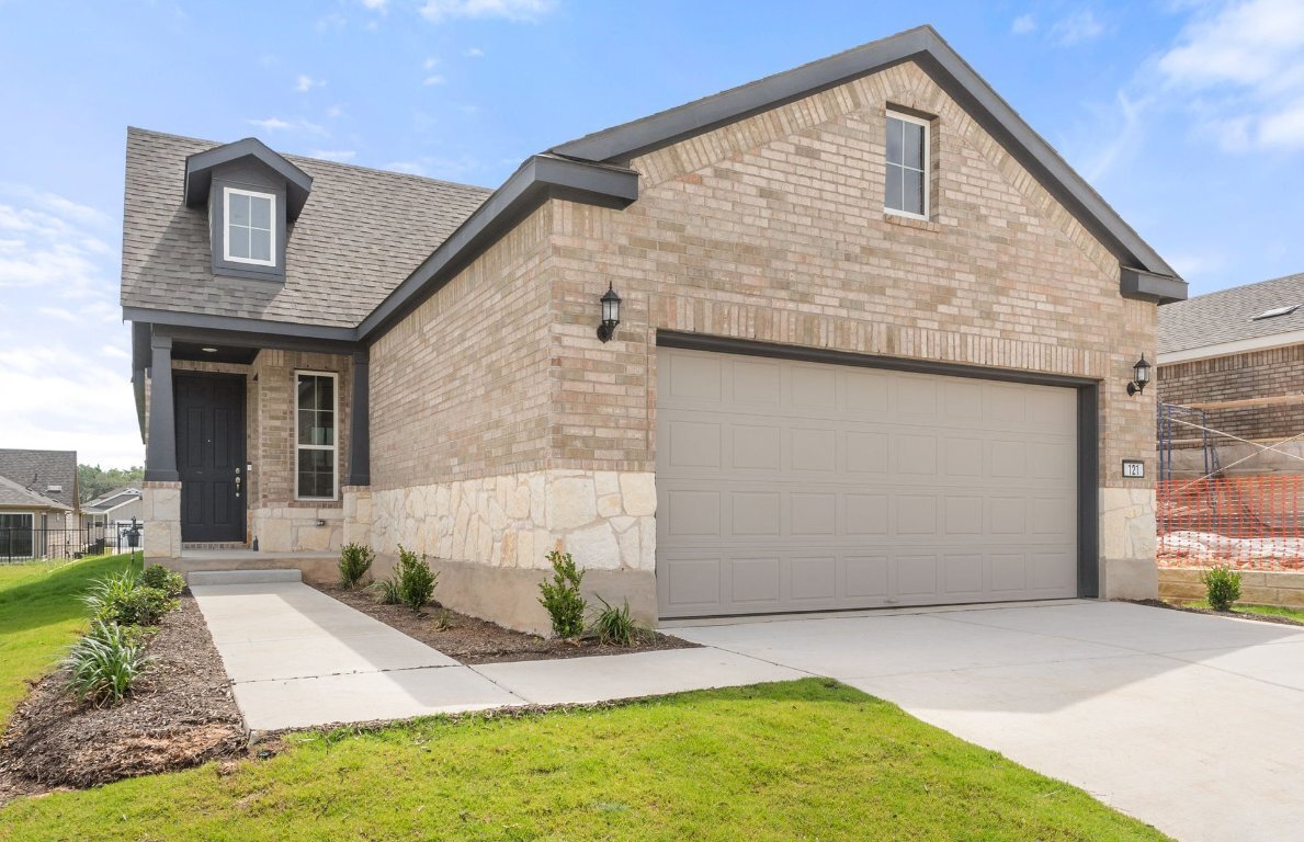 Property Photo: 121 Crossbar Street TX 78633
