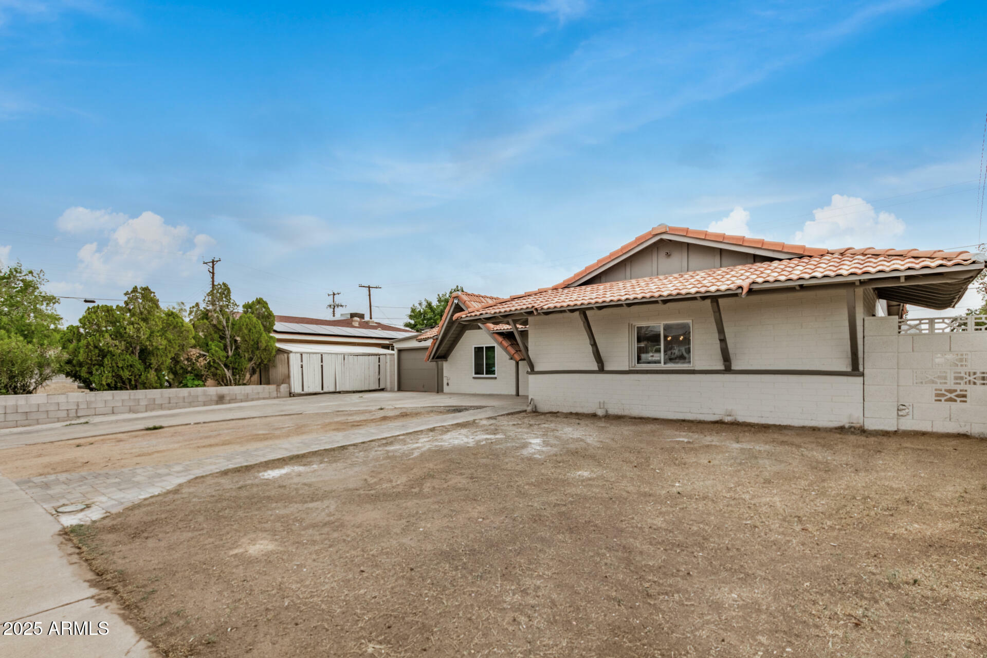 Property Photo: 4335 W Monterey Way AZ 85031