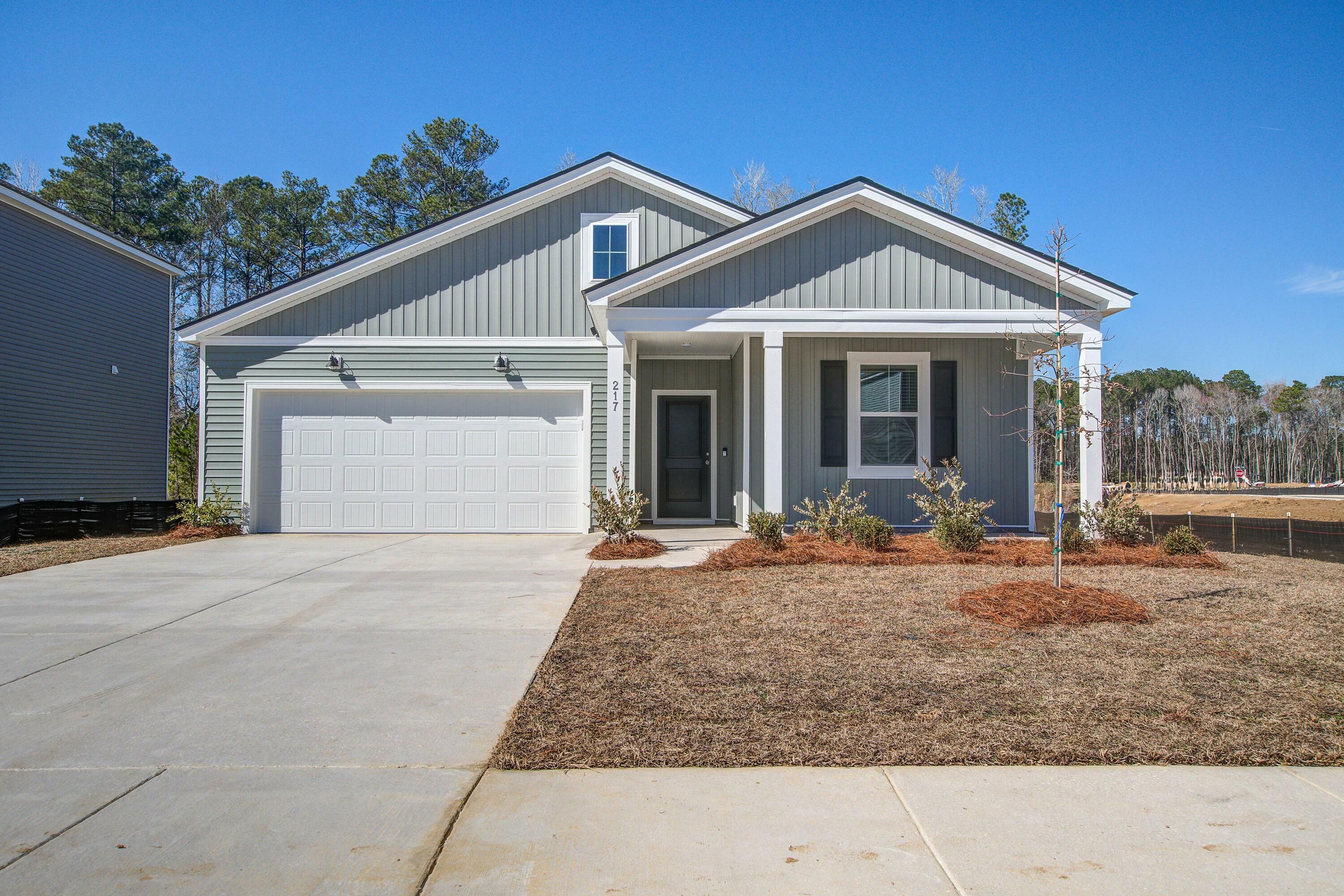 Property Photo: 217 W Bradford Pointe Drive SC 29486