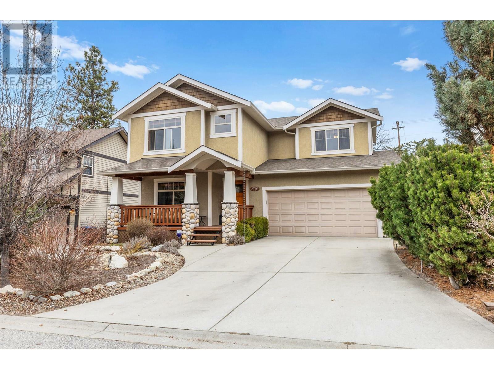 976 Paret Crescent  Kelowna BC V1W 4X9 photo