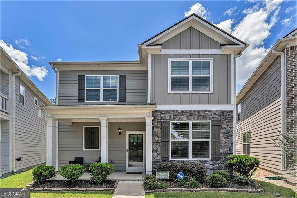 Property Photo:  847 Venture Way SW  GA 30331 