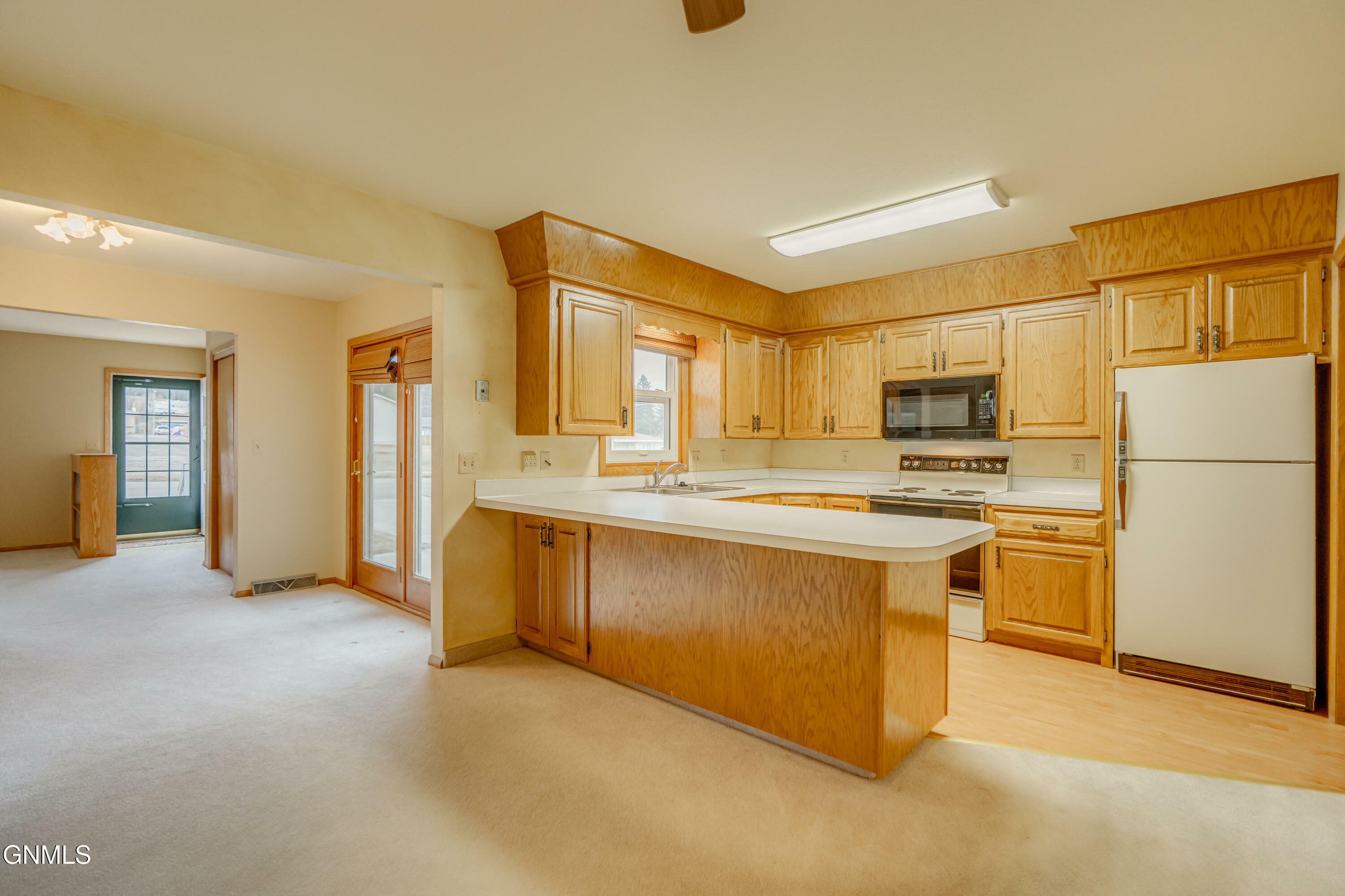 Property Photo:  1406 N 22nd Street  ND 58501 