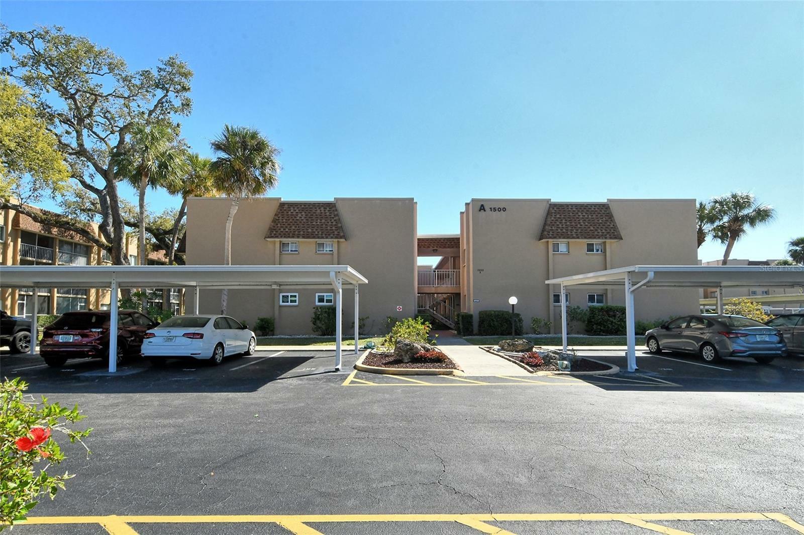 Property Photo: 1500 Glen Oaks Drive E 206 FL 34232