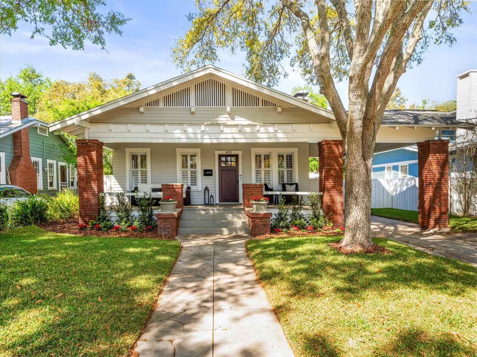 Property Photo: 803 S Packwood Avenue FL 33606