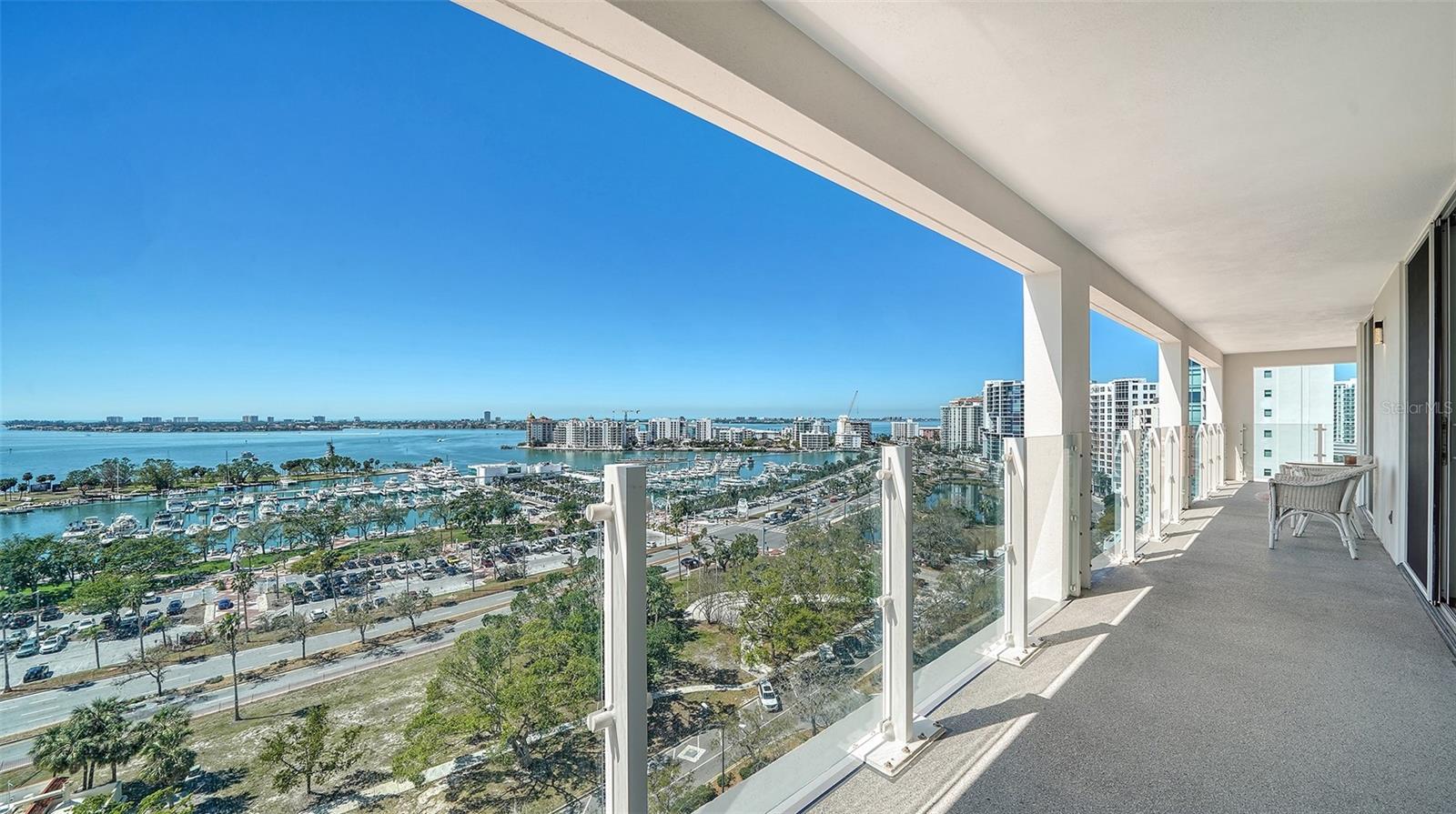 Property Photo: 101 S Gulfstream Avenue 16K FL 34236