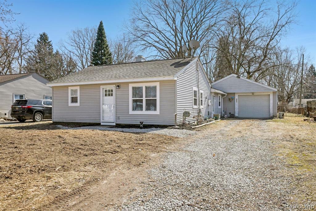 2744 James Road  Auburn Hills MI 48326 1919 photo