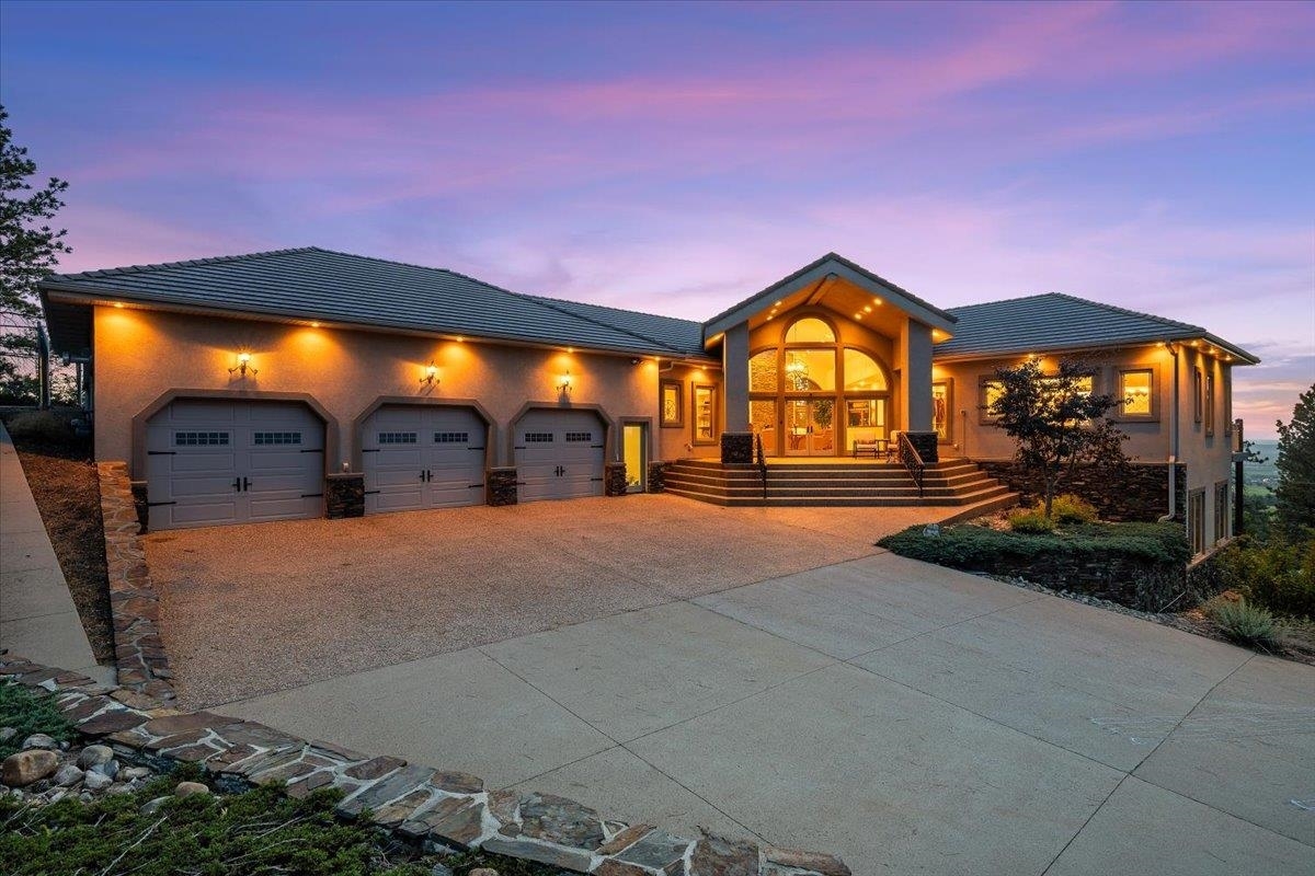 Property Photo: 303 Oak Ridge Road SD 57783