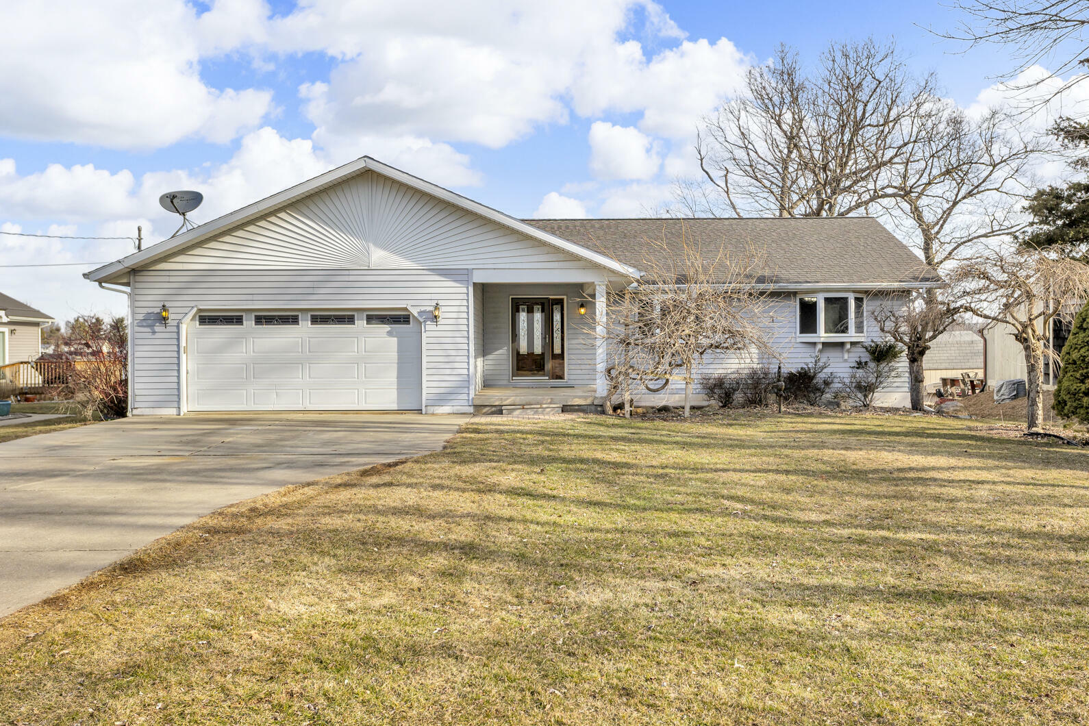 4210 Dawn Drive Drive  Hillsdale MI 49242 photo