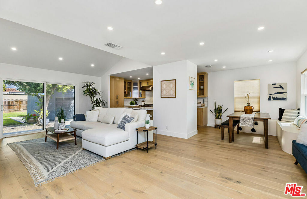 Property Photo: 11607 Otsego Street CA 91601