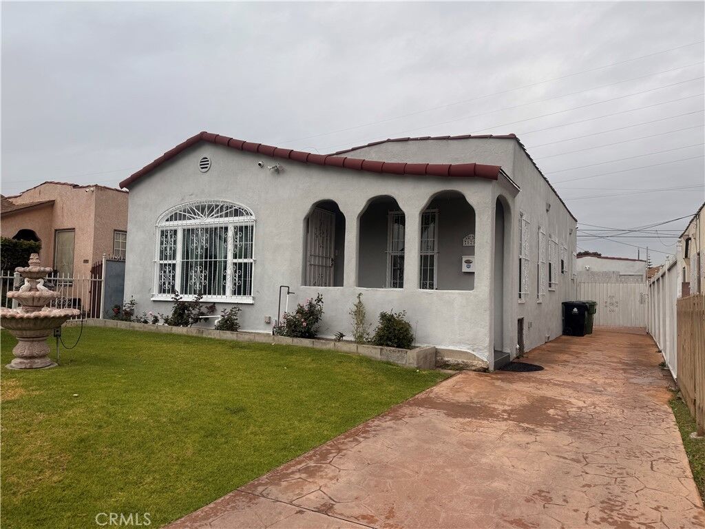 Property Photo:  525 W 99th Street  CA 90044 