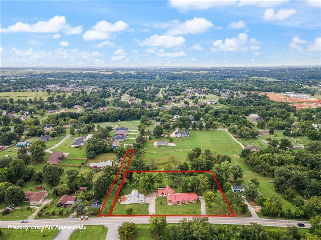 Property Photo: 493 E Lowell Avenue AR 72718