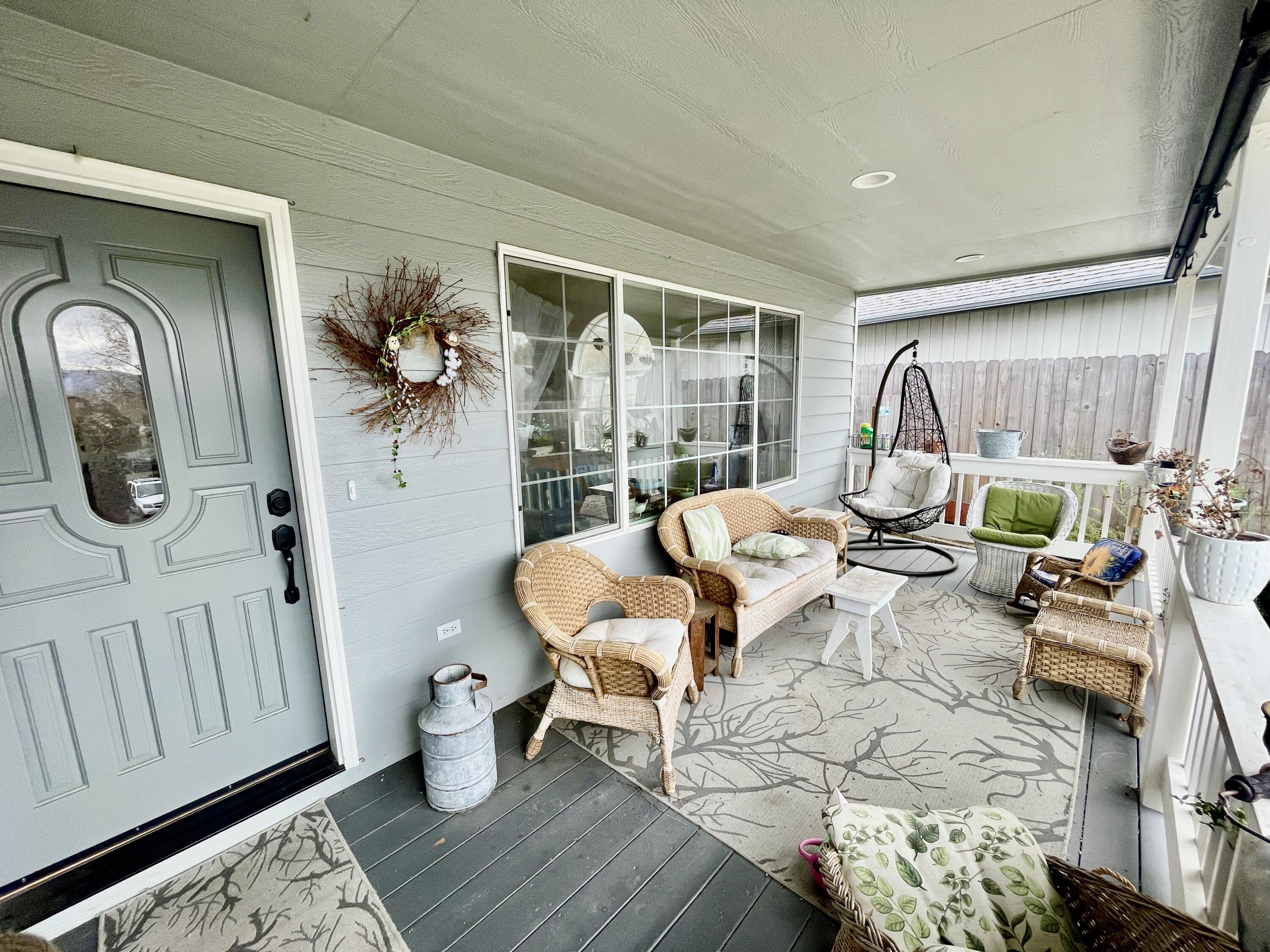 Property Photo: 109 Shoemaker Way OR 97527