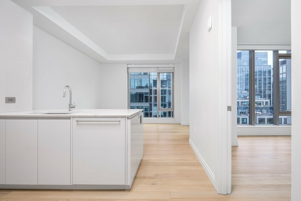 Property Photo: 133 Seaport Blvd 1819 MA 02210