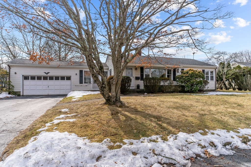 Property Photo:  22 Elmwood Dr  RI 02809 