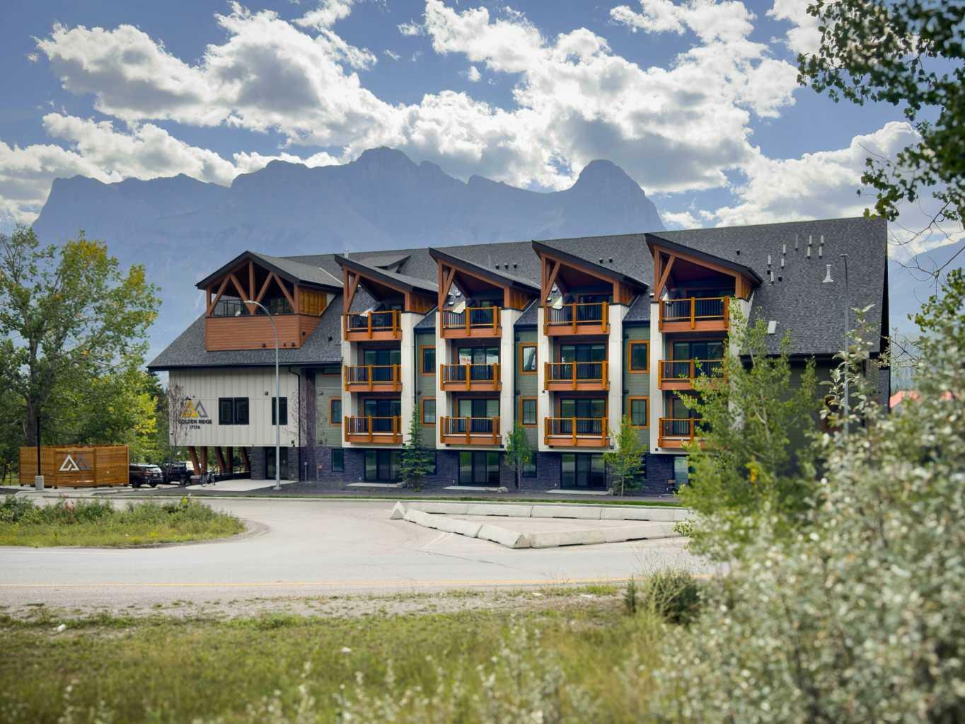 1717 Mountain Avenue 101  Canmore AB T2W 2W1 photo