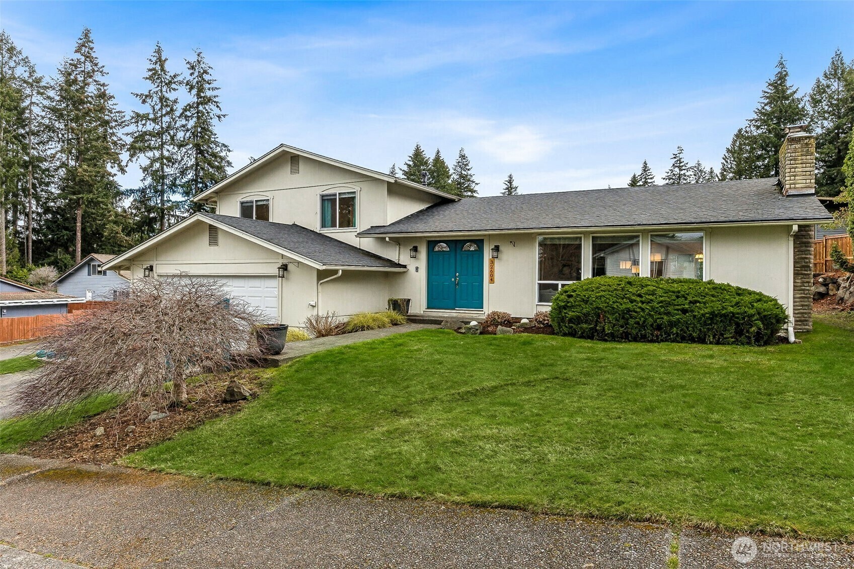 Property Photo: 32604 35th Avenue SW WA 98023