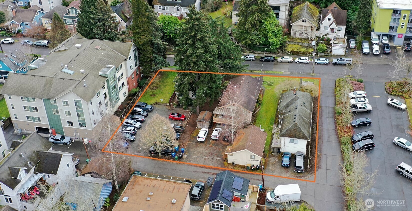 Property Photo: 34 36, 38, 42 W Dravus Street WA 98119
