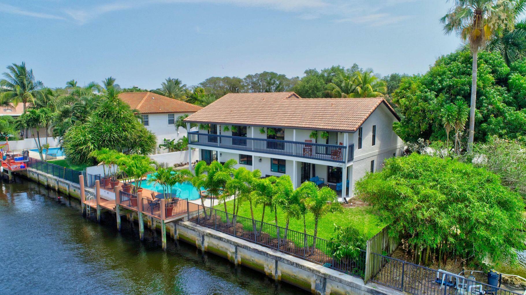Property Photo:  399 SW 15th Street  FL 33432 