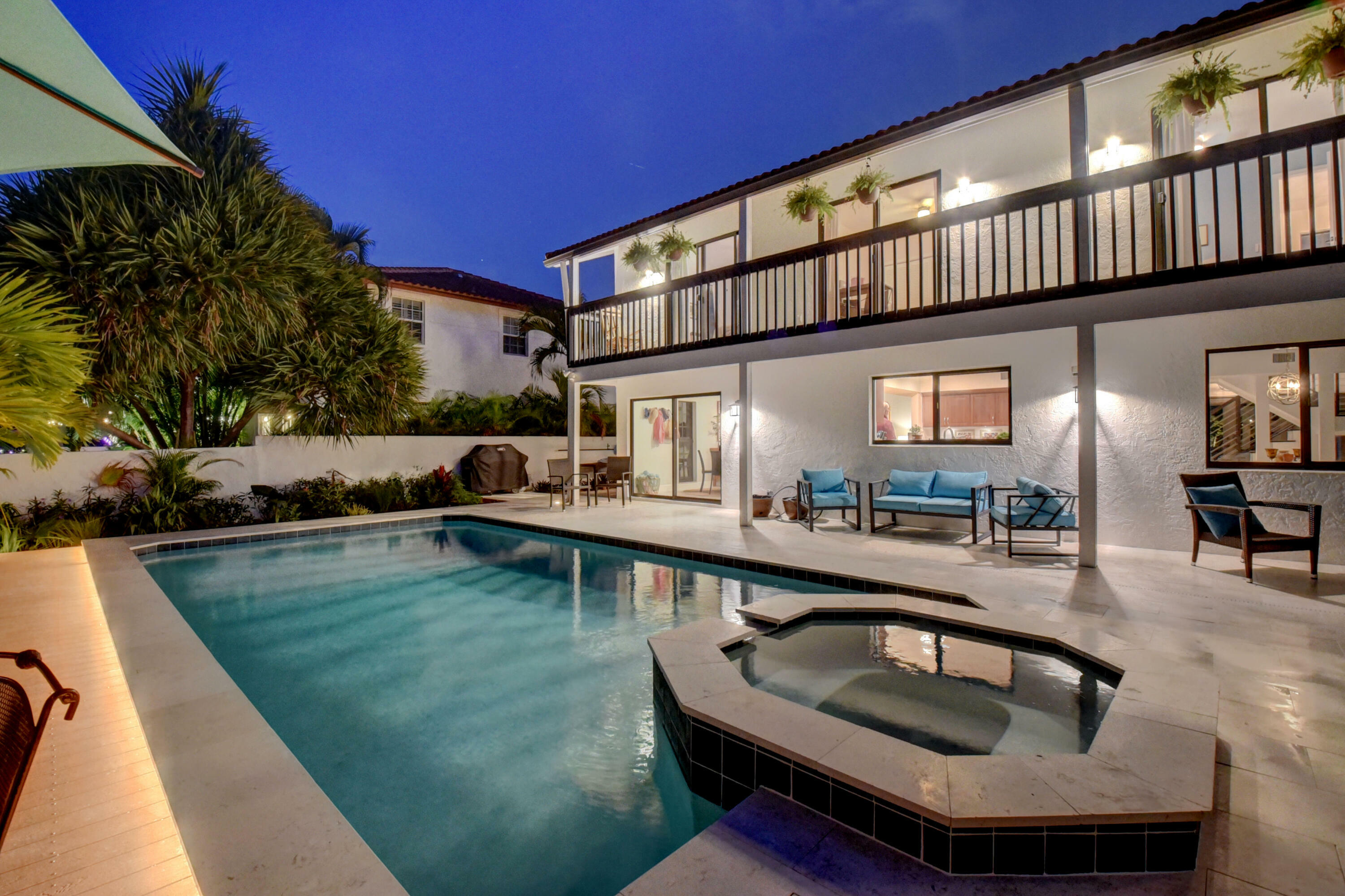 Property Photo: 399 SW 15th Street FL 33432