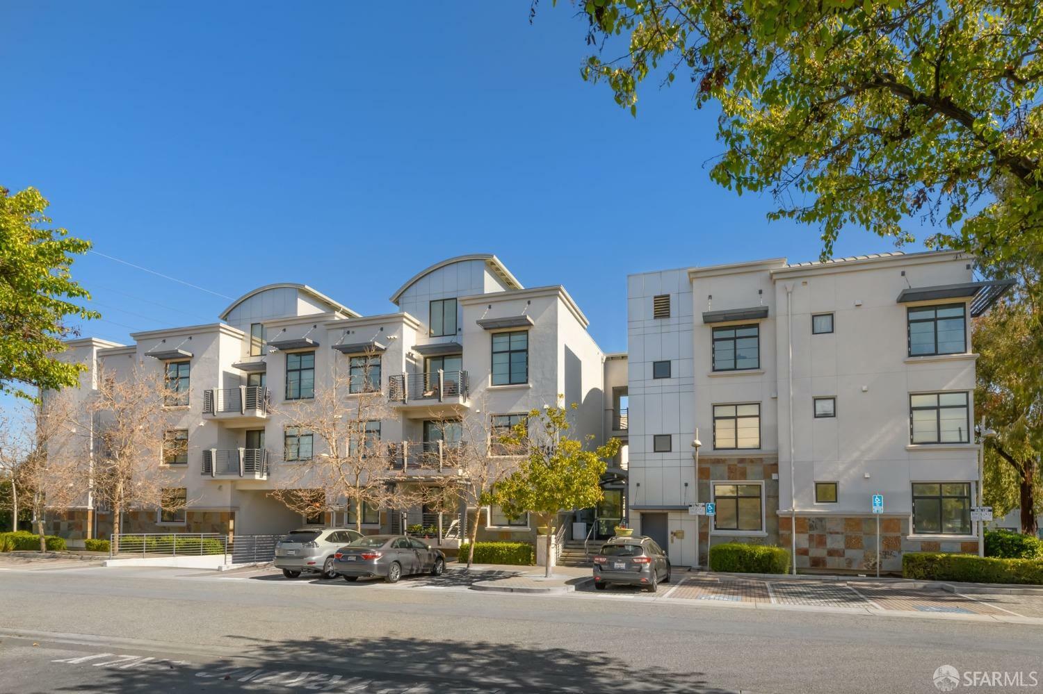 10745 N De Anza Boulevard 123  Cupertino CA 95014 photo