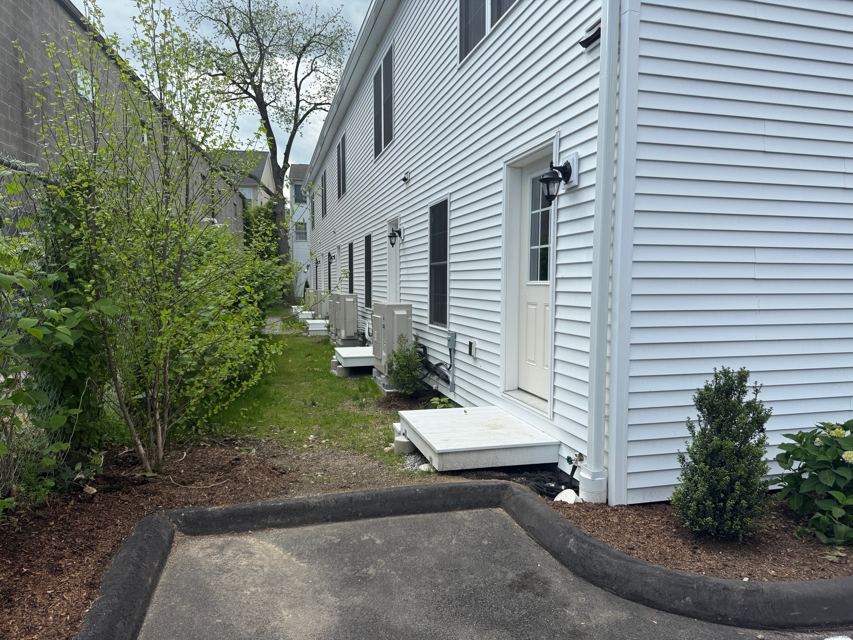 Property Photo:  281 Greenwich Avenue  CT 06902 