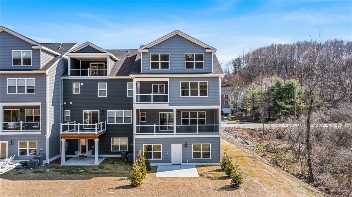 Property Photo:  130 Rainier Ln  PA 15090 