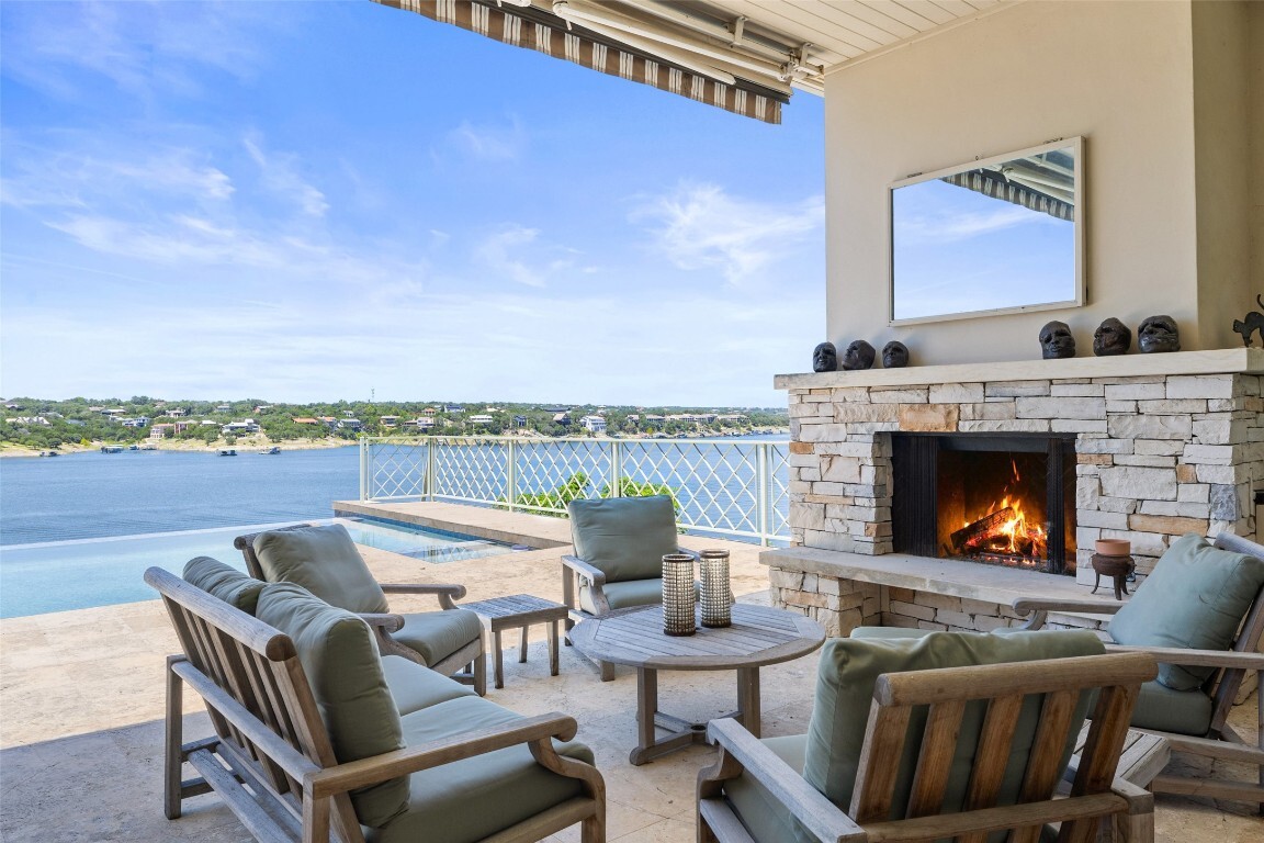 Property Photo: 715 Cutlass TX 78734