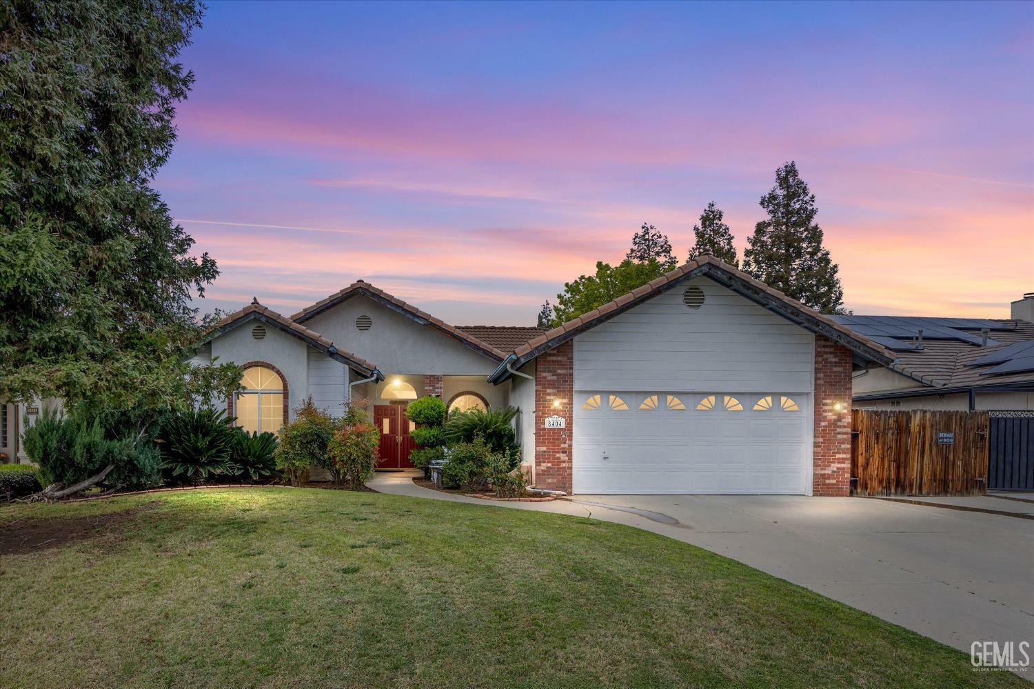 8404 Sun Harbor Drive  Bakersfield CA 93312 photo