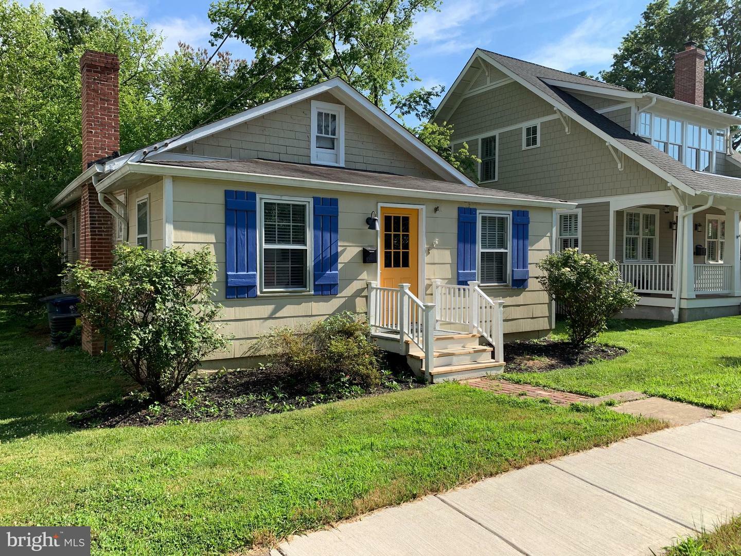 Property Photo: 8 W Alexandria Avenue VA 22301