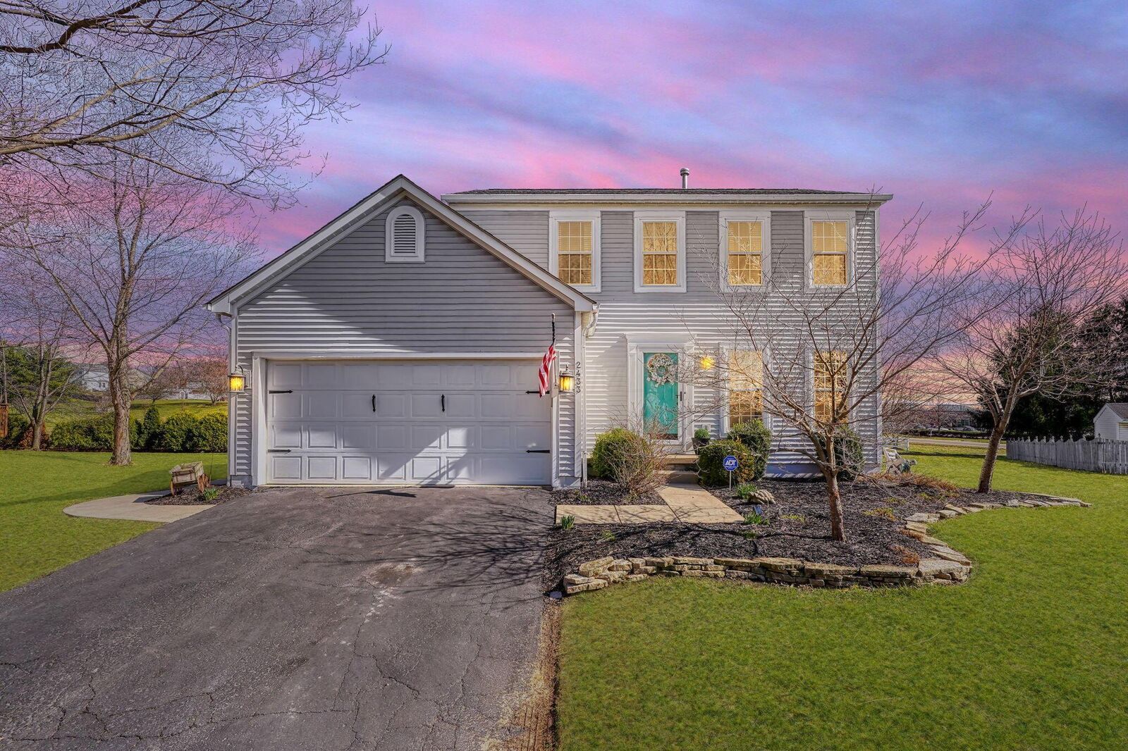 Property Photo: 2433 Oakview Lane OH 43130