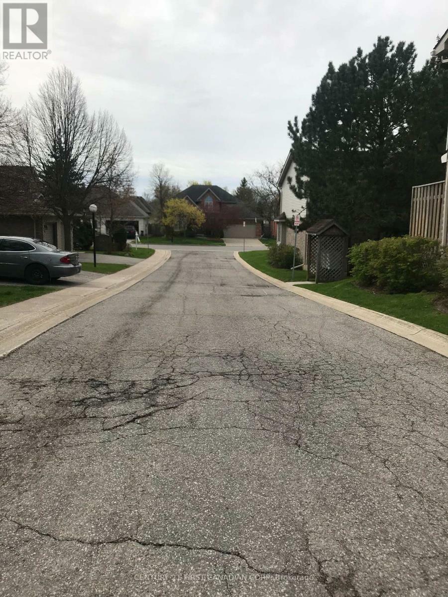Property Photo: 340 Ambleside Drive 35 ON N6G 4Y5