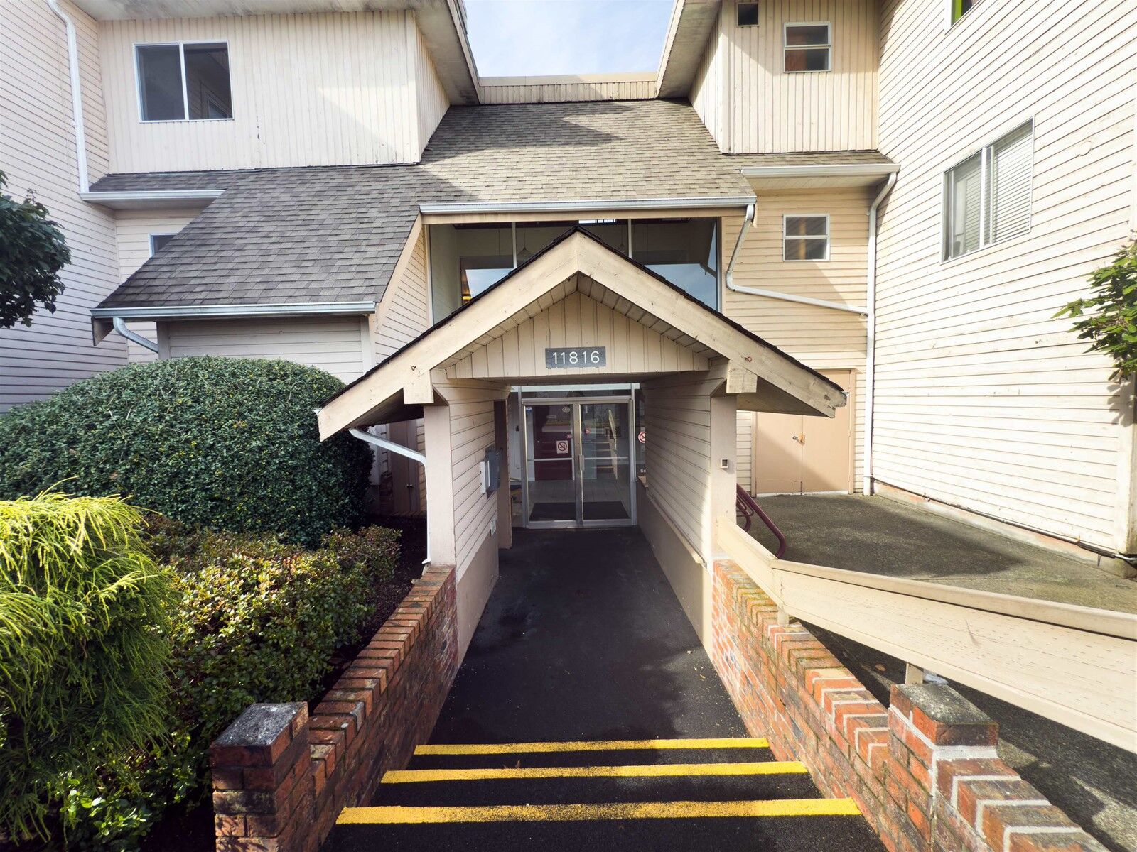 Property Photo:  11816 88 218  BC V4C 3C5 