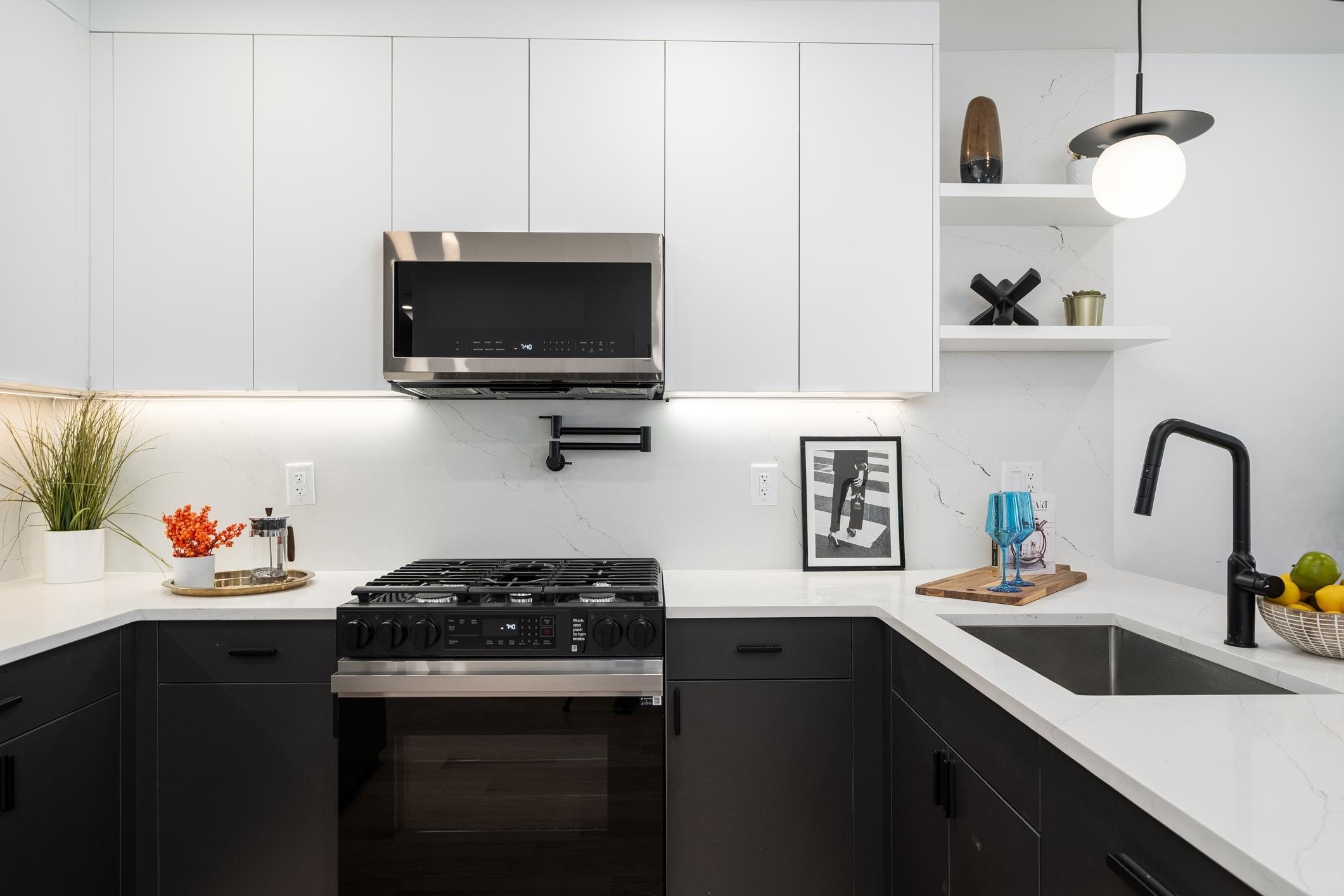 Property Photo: 347 Pavonia Ave 1 NJ 07302