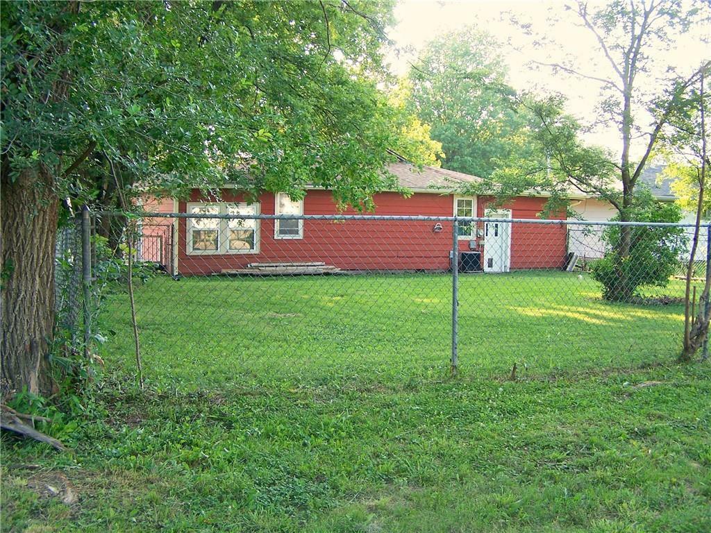Property Photo: 308 S 17th Street KS 67301