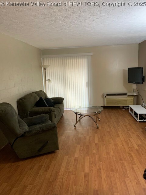 Property Photo: 2106 Kanawha Boulevard E 711 WV 25311