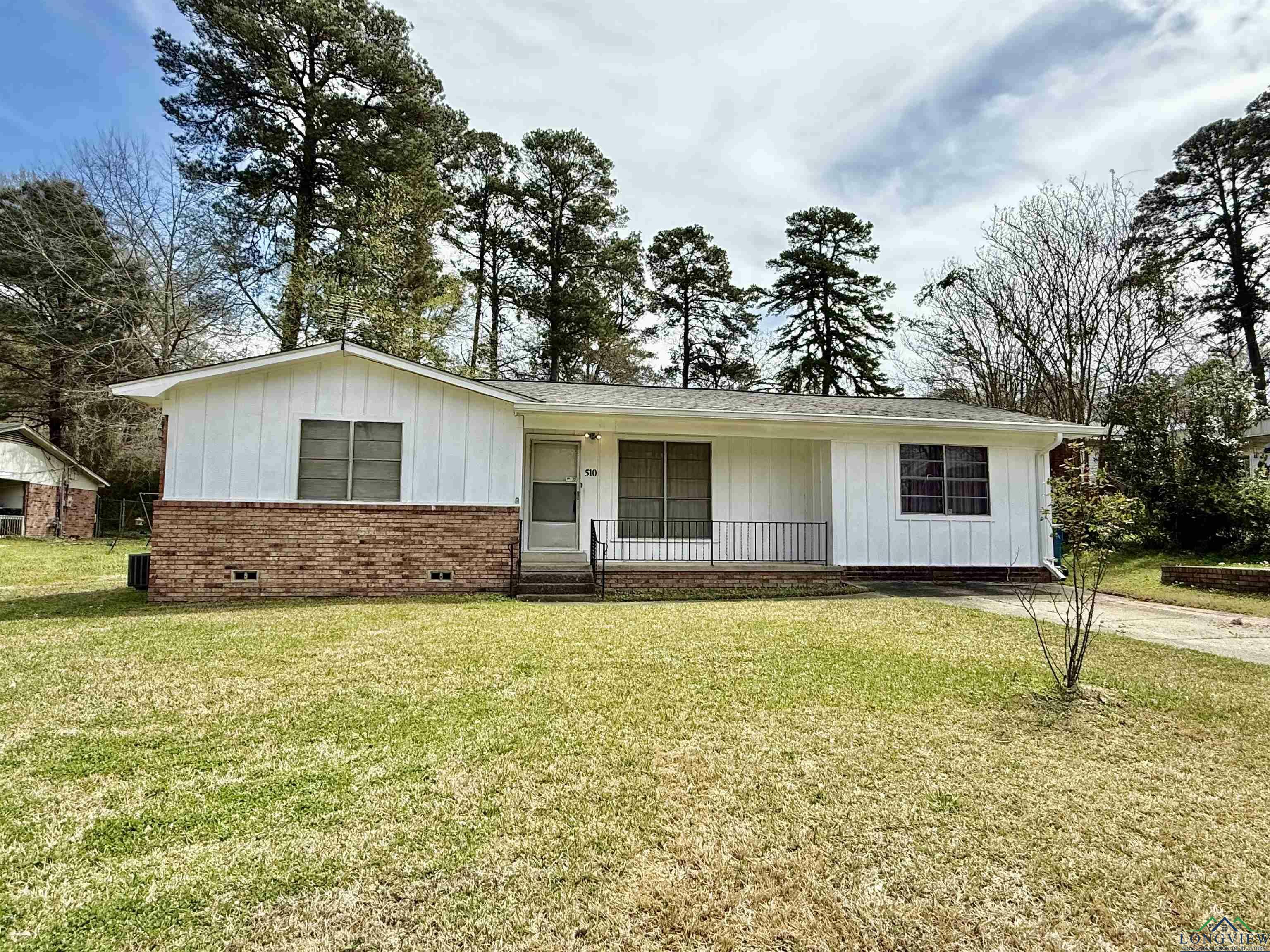 Property Photo: 510 Murray TX 75672