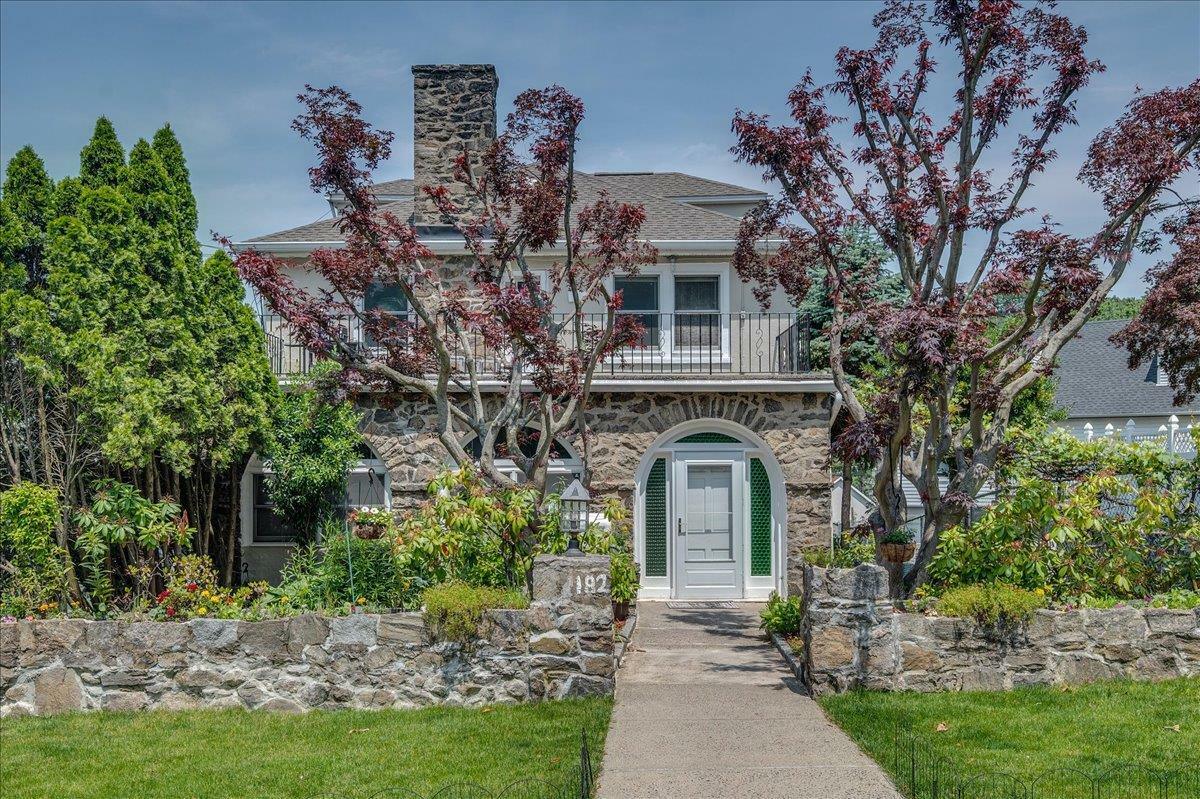 Property Photo: 182 Grant Avenue 2 NY 10604