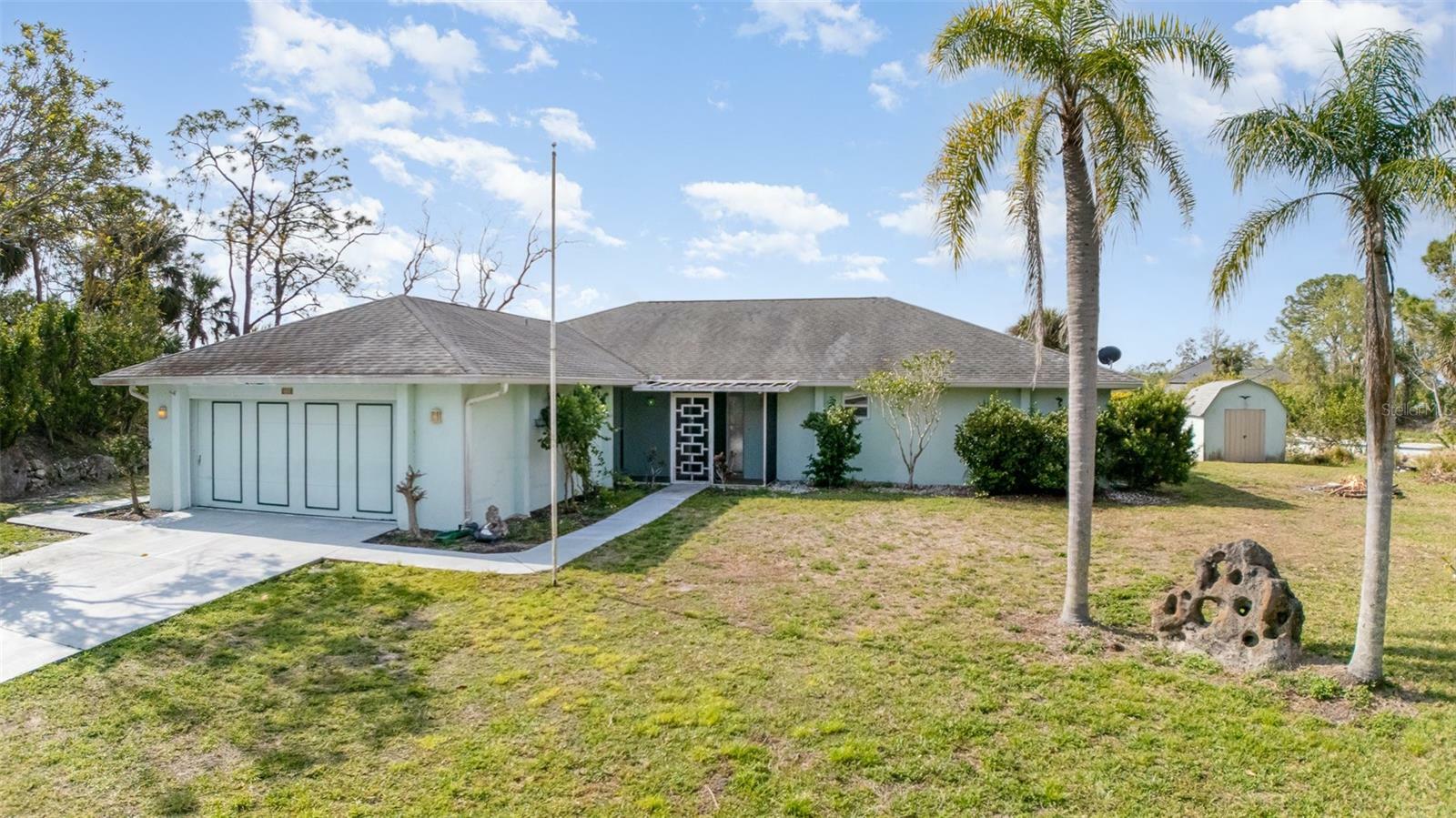 Property Photo: 535 Ramblewood Street FL 33953