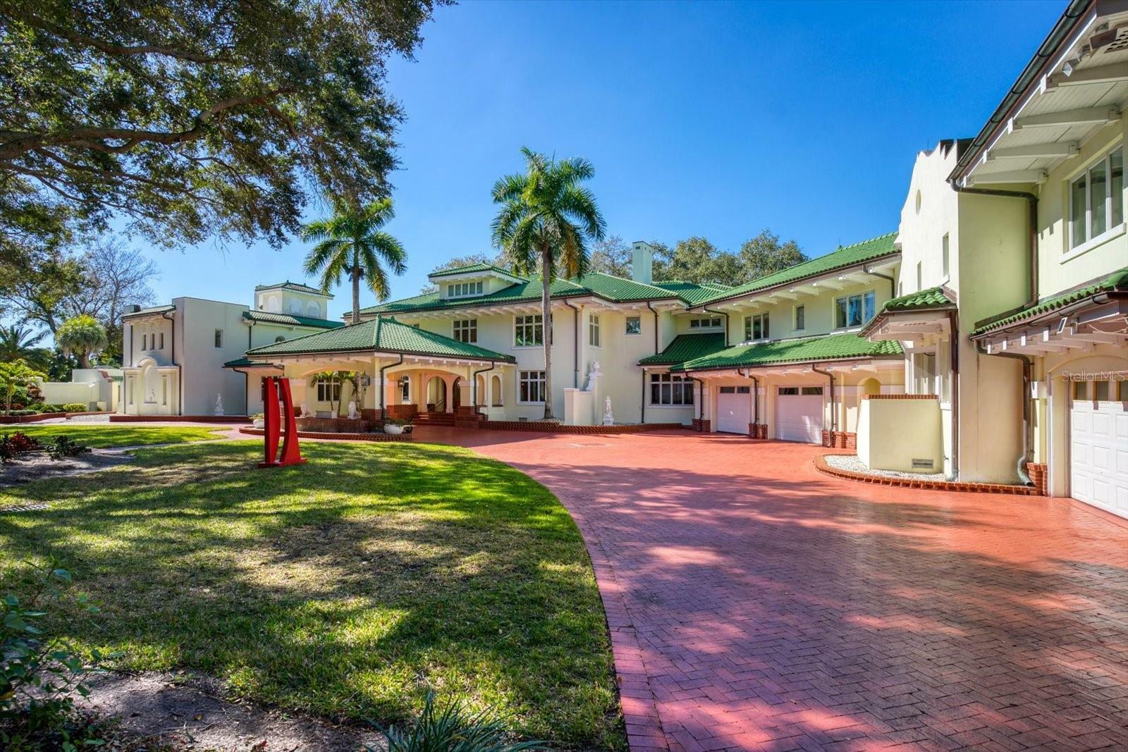 Property Photo: 802 Druid Road S FL 33756