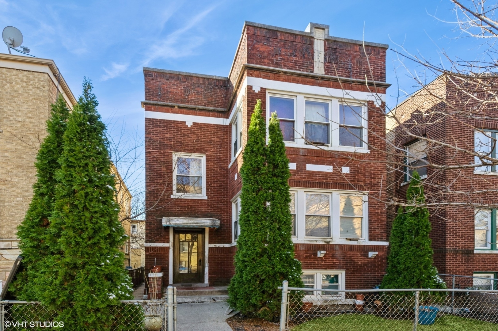 1745 W North Shore Avenue  Chicago IL 60626 photo