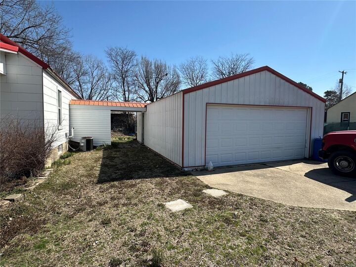 Property Photo: 104 Selma Street MO 63801