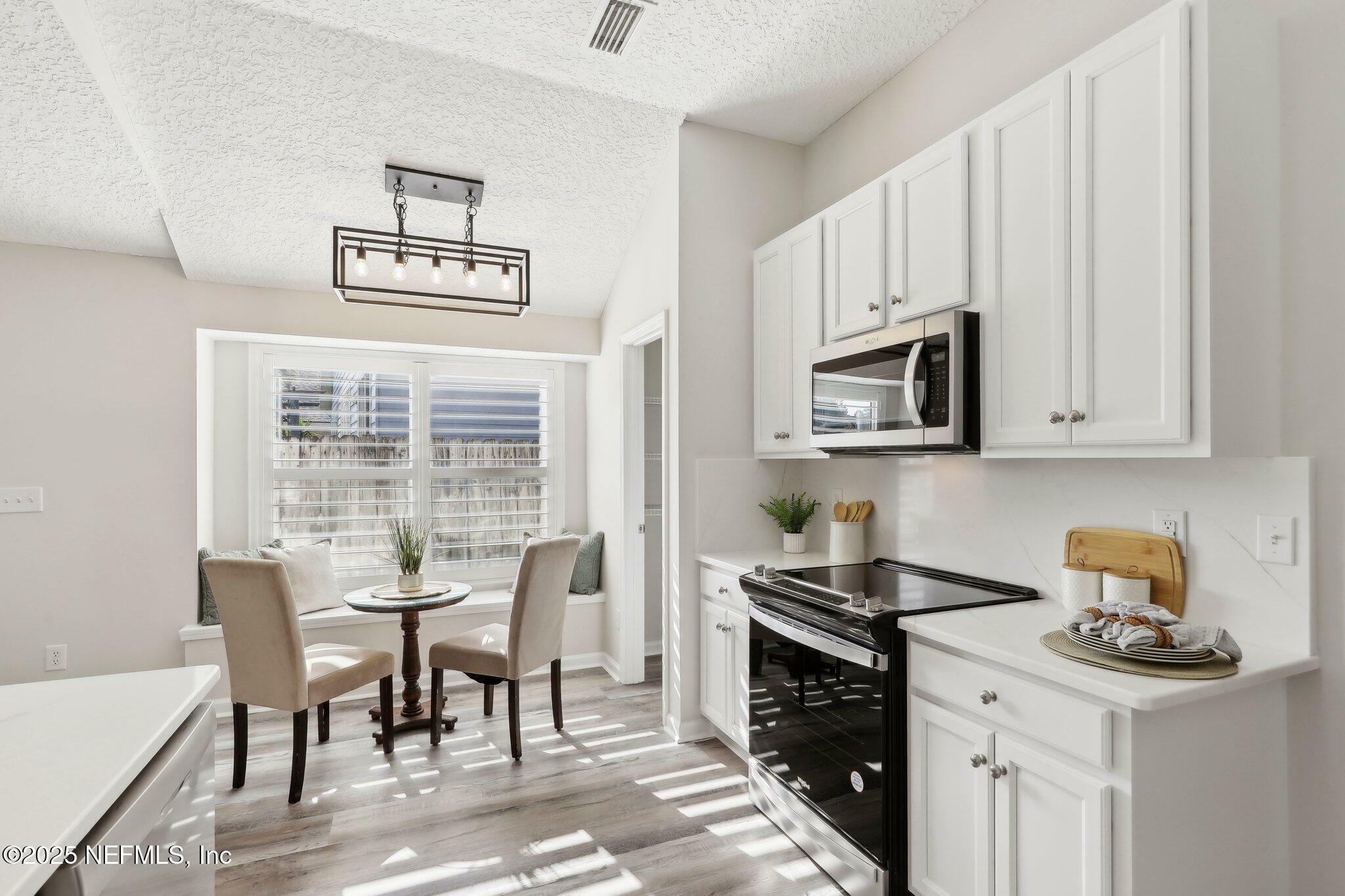Property Photo: 909 Thoroughbred Drive FL 32065