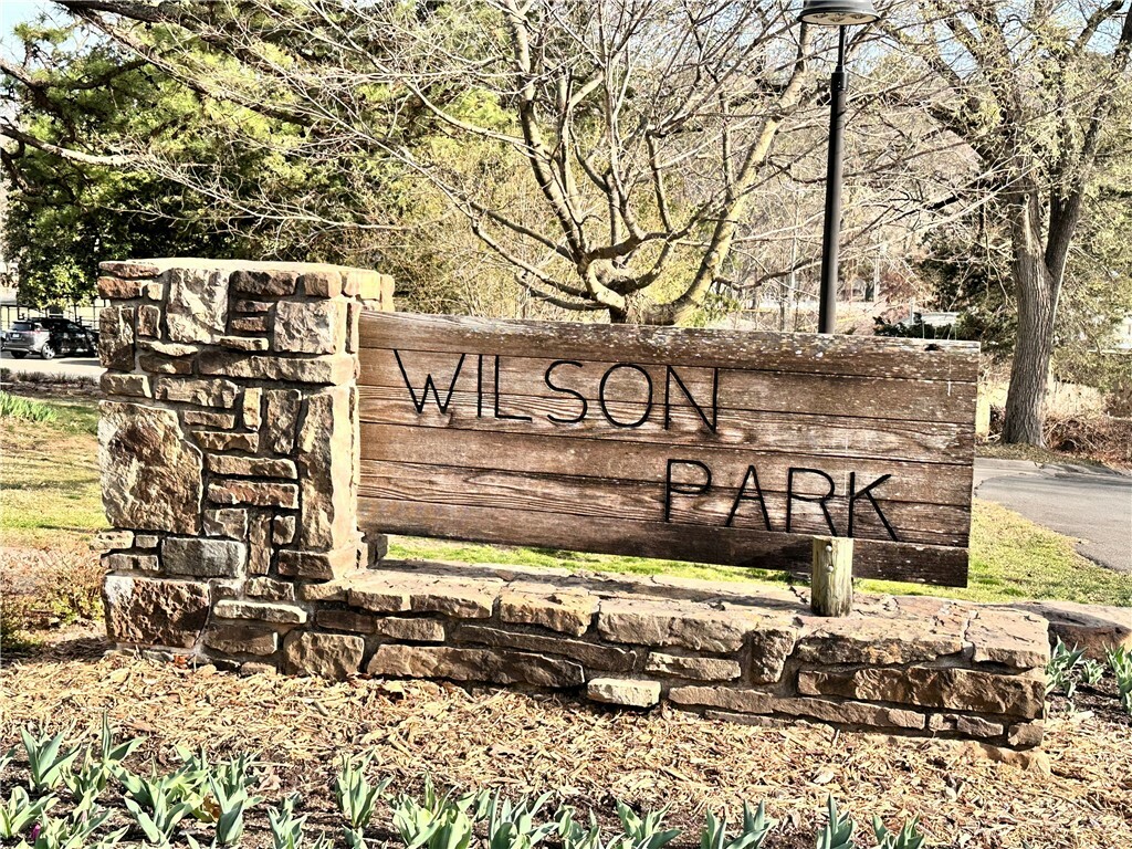 632 N Park Avenue  Fayetteville AR 72701 photo