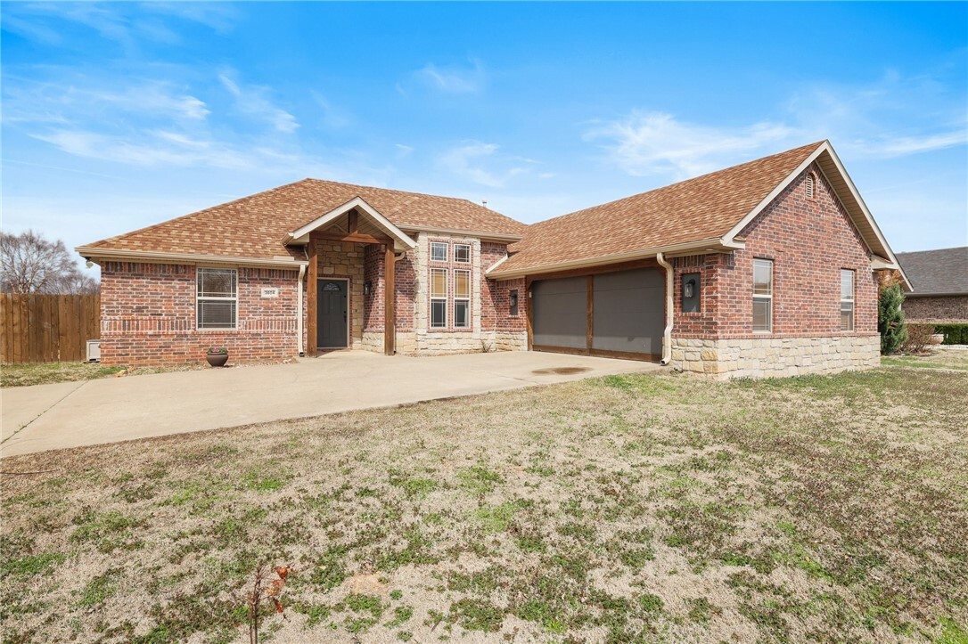 Property Photo: 3604 SW Briar Creek Avenue AR 72713