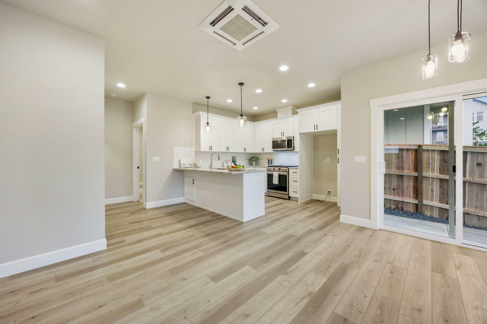 Property Photo: 3136 Monaco Court OR 97504