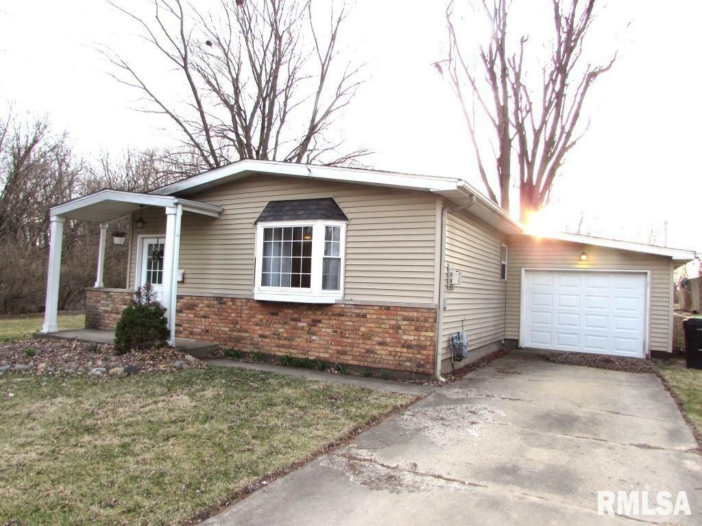 400 Hamilton Street  Washington IL 61571 photo