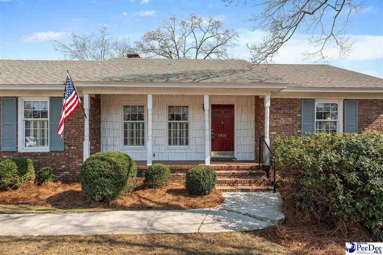 Property Photo: 1914 W Sandhurst Drive SC 29505